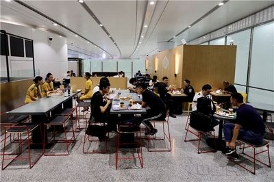 大兴机场41家餐饮店面完成国庆期间服务保障